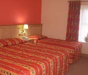 Mahon'S Hotel Irvinestown Экстерьер фото