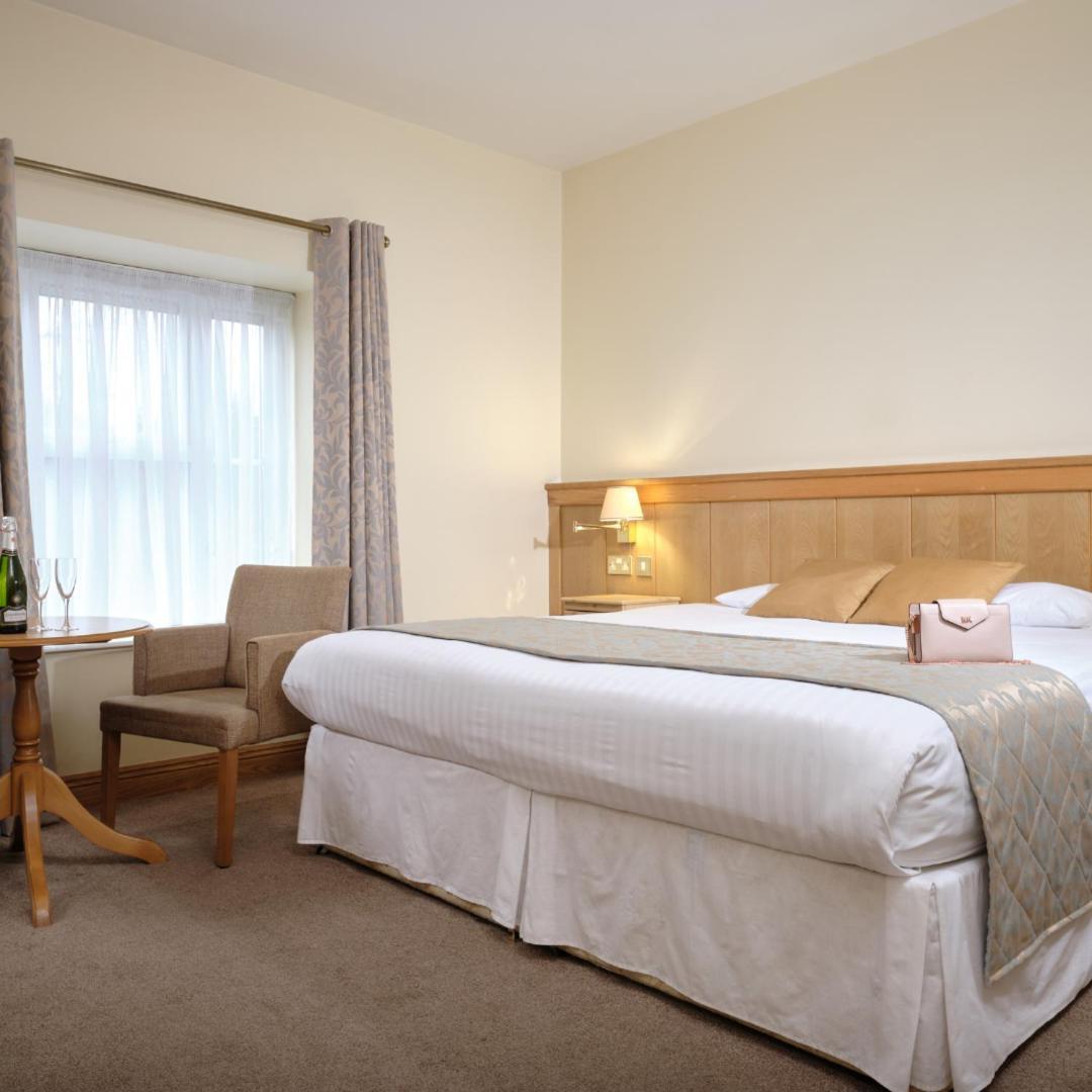 Mahon'S Hotel Irvinestown Экстерьер фото